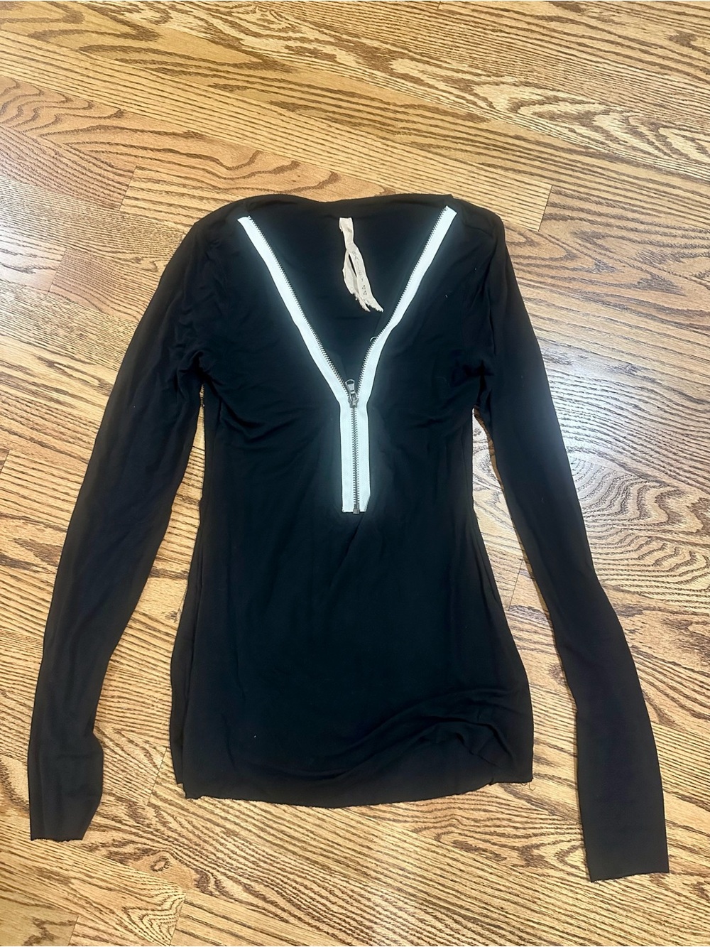 Bailey 44 Black Long-Sleeve V-Neck Top with White Zipper Accent